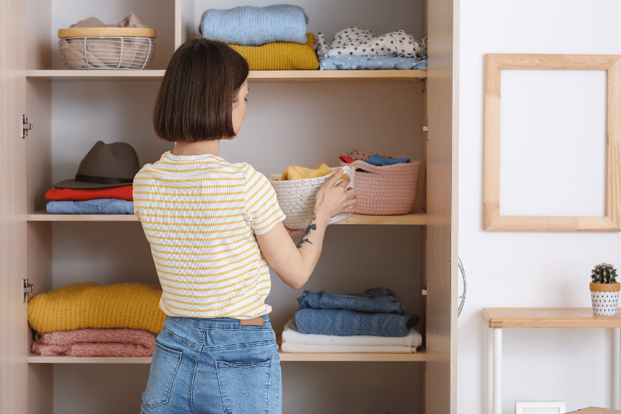 Organizing closet space