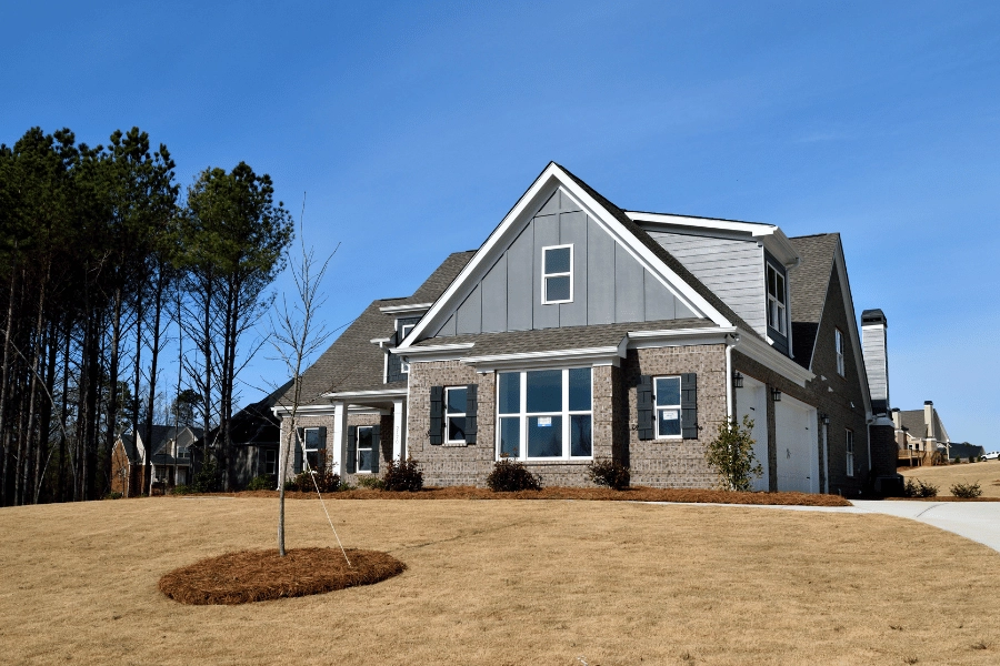 large single-family home new construction with big yard and multi-car garage 